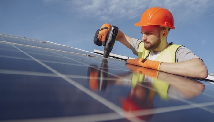 requisitos legales para placas solares en España